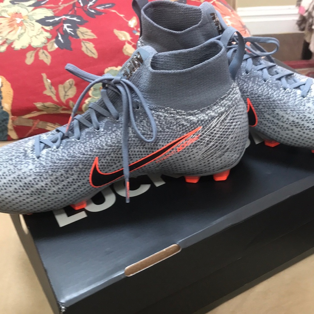 Cleats - Picture 7 of 8